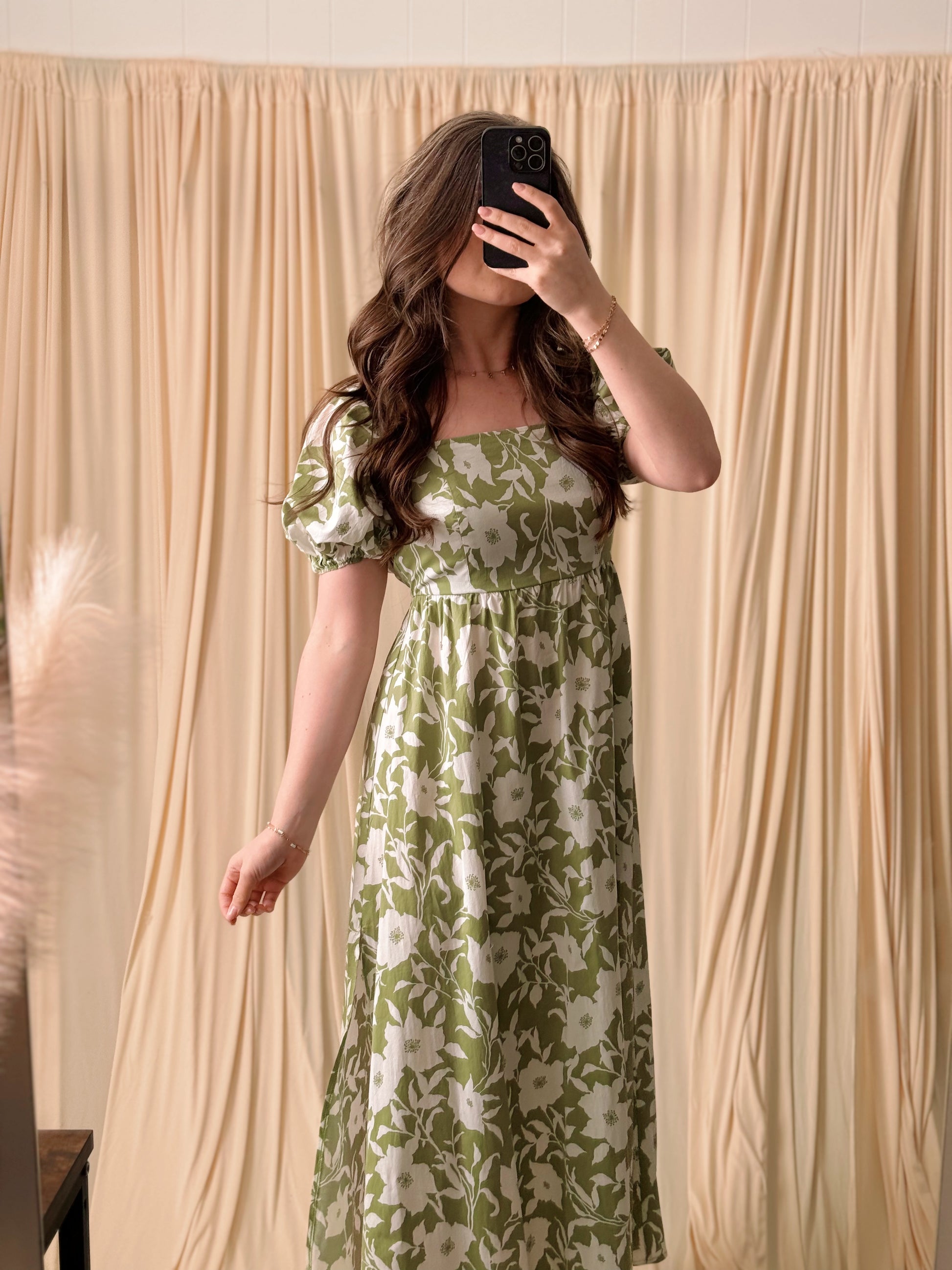 green floral dress, mid thigh slit, lined top, puff sleeve