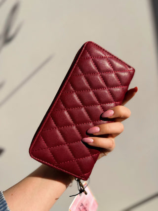 Uptown Girl, Wallet