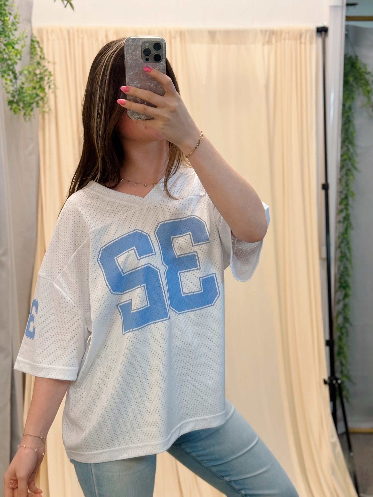 women's white jersey shirt