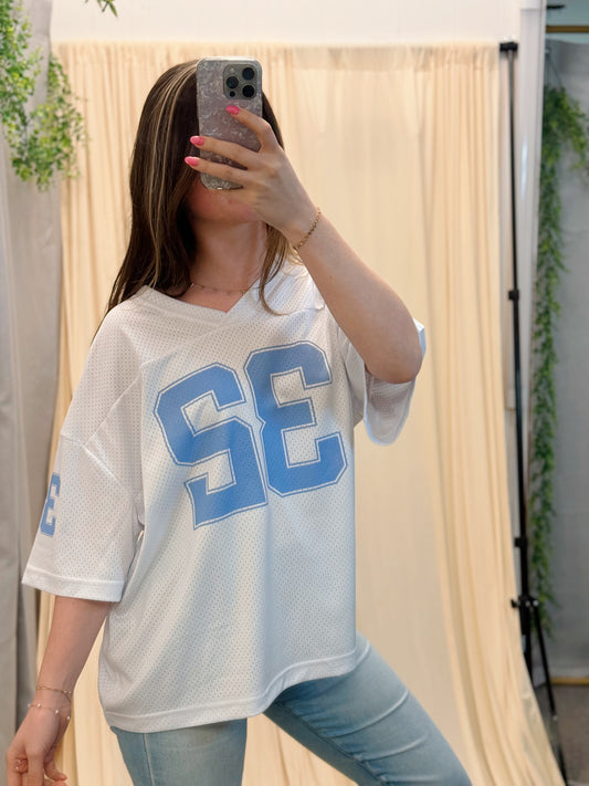 women's white jersey shirt