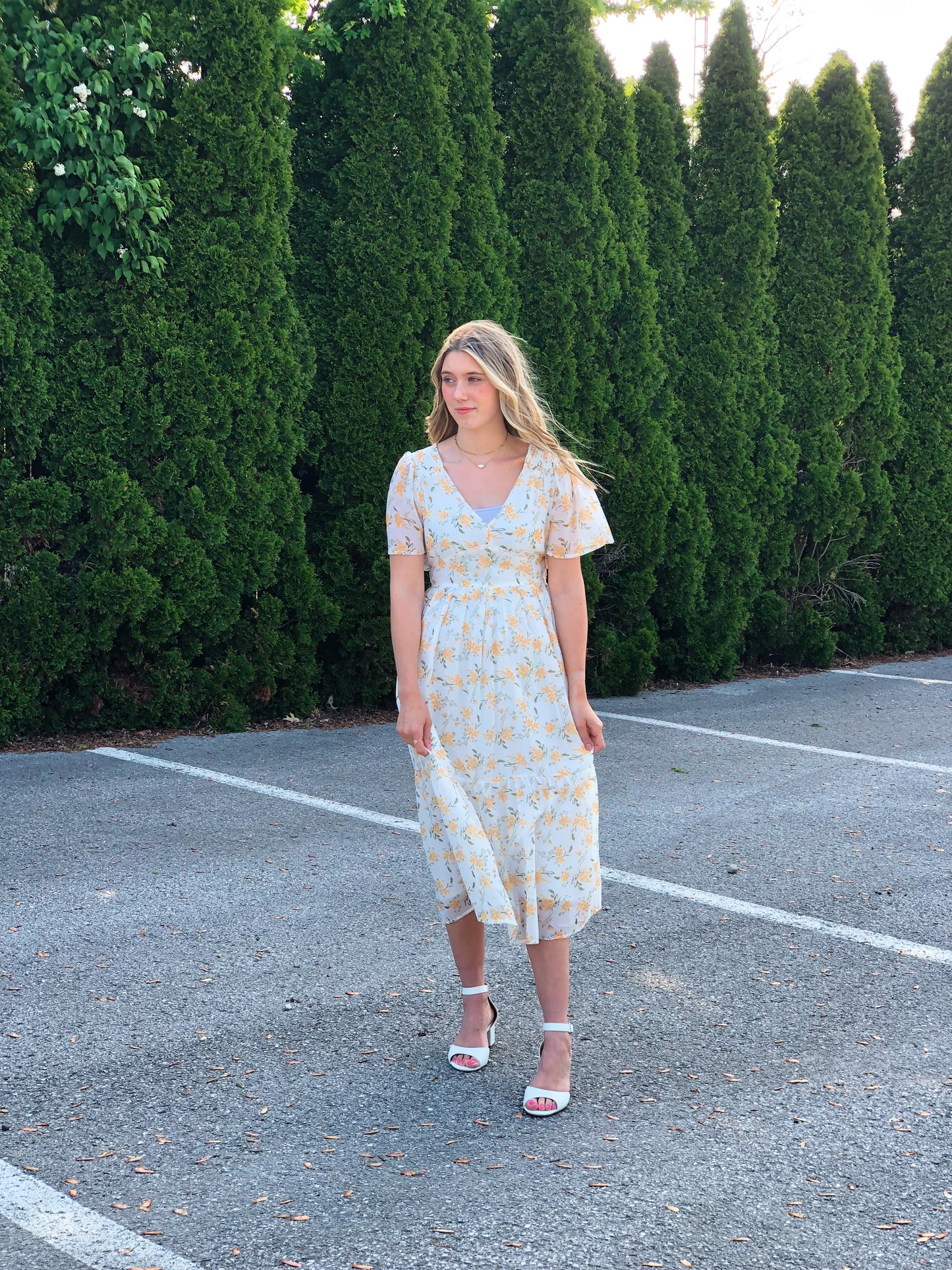 Sunday Morning, Dress