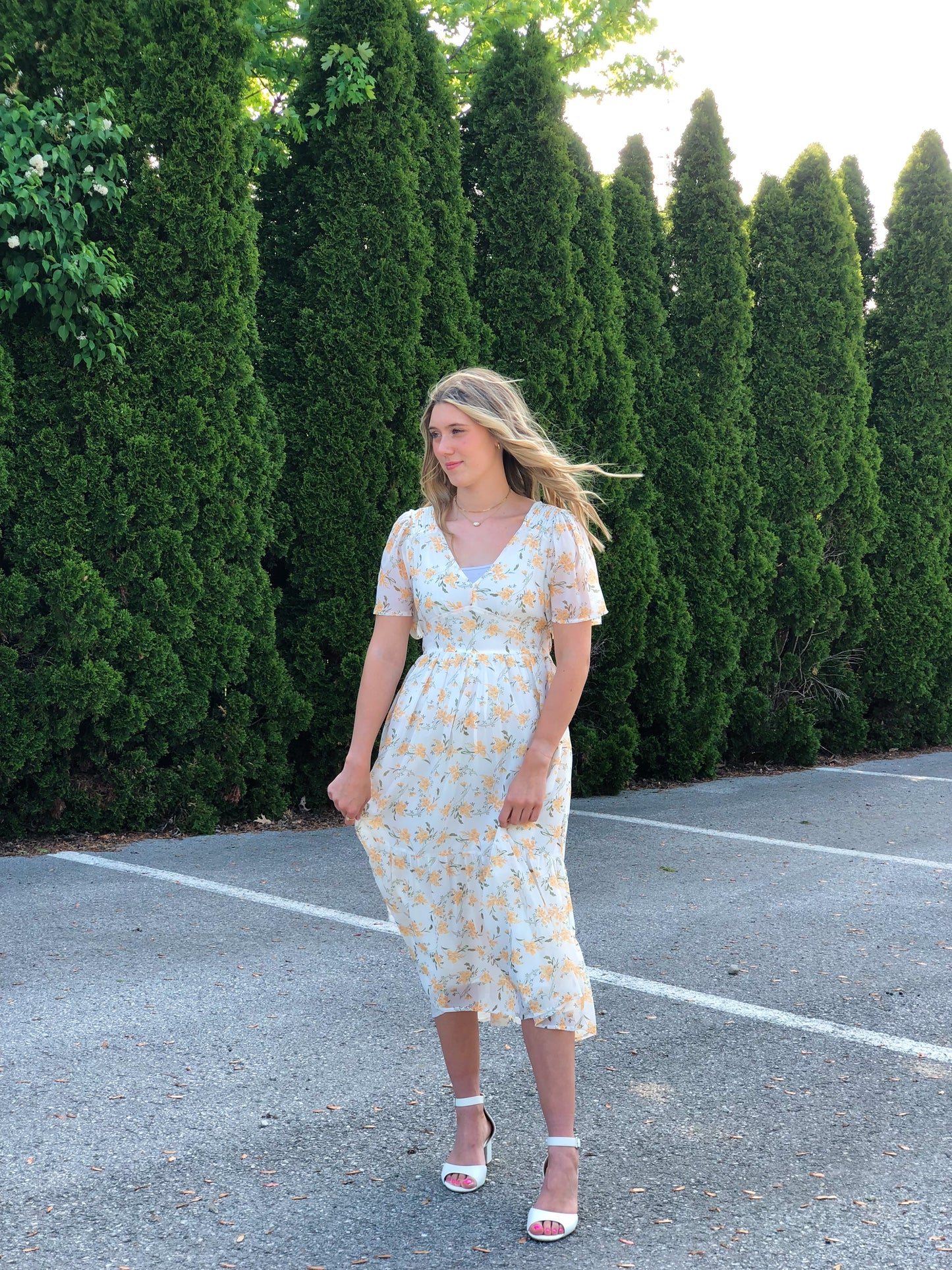 Sunday Morning, Dress
