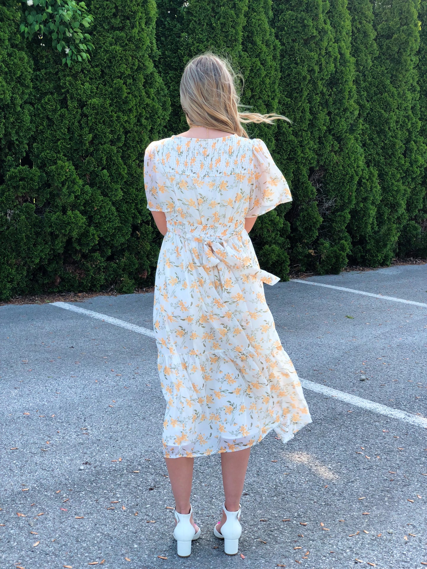 Sunday Morning, Dress