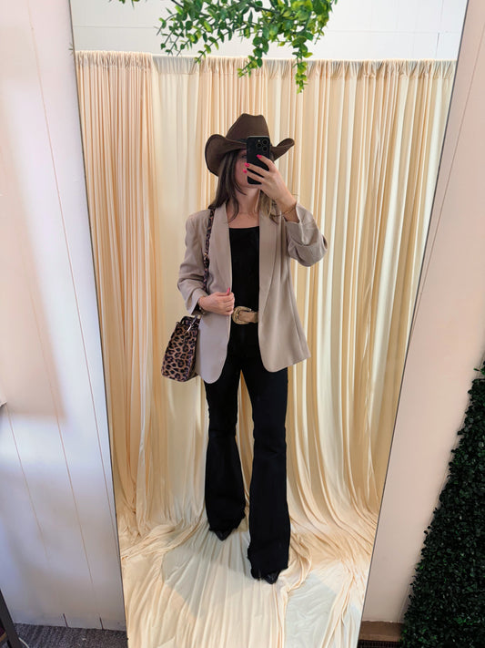 Sandy Breeze, Tan Blazer