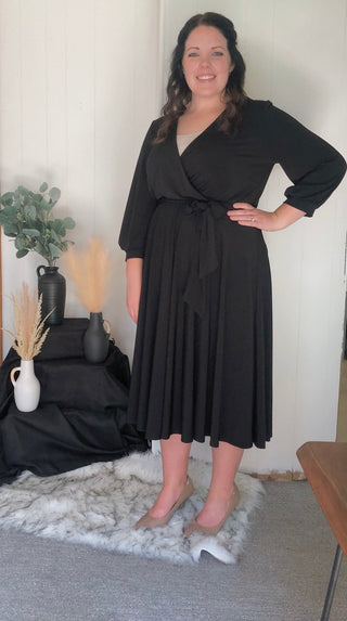 Midnight Queen, Black Dress *Exclusively Curvy* - Silver Line Boutique