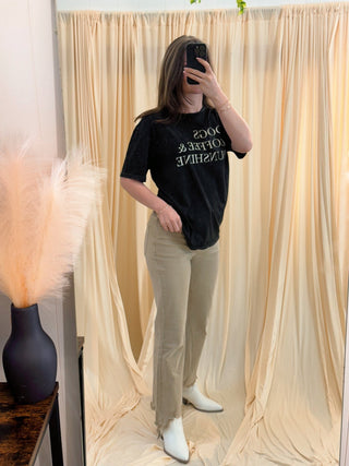Sandy Shore, Risen Jeans - Silver Line Boutique